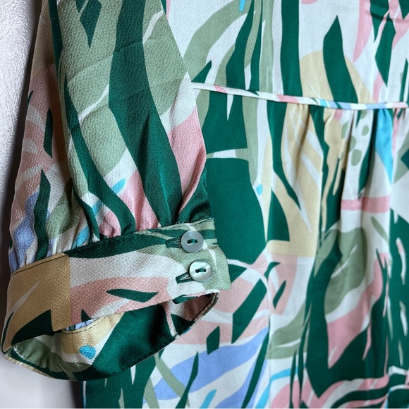 Very Chic Women's Button Down Shirt - Picture 4 of 7